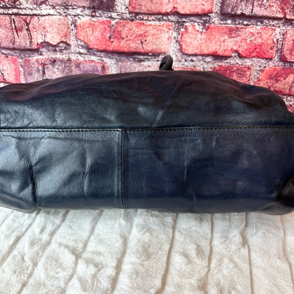 Hobo Prima Leather Shoulder Bag - Deep Navy Blue - Picture 5 of 11